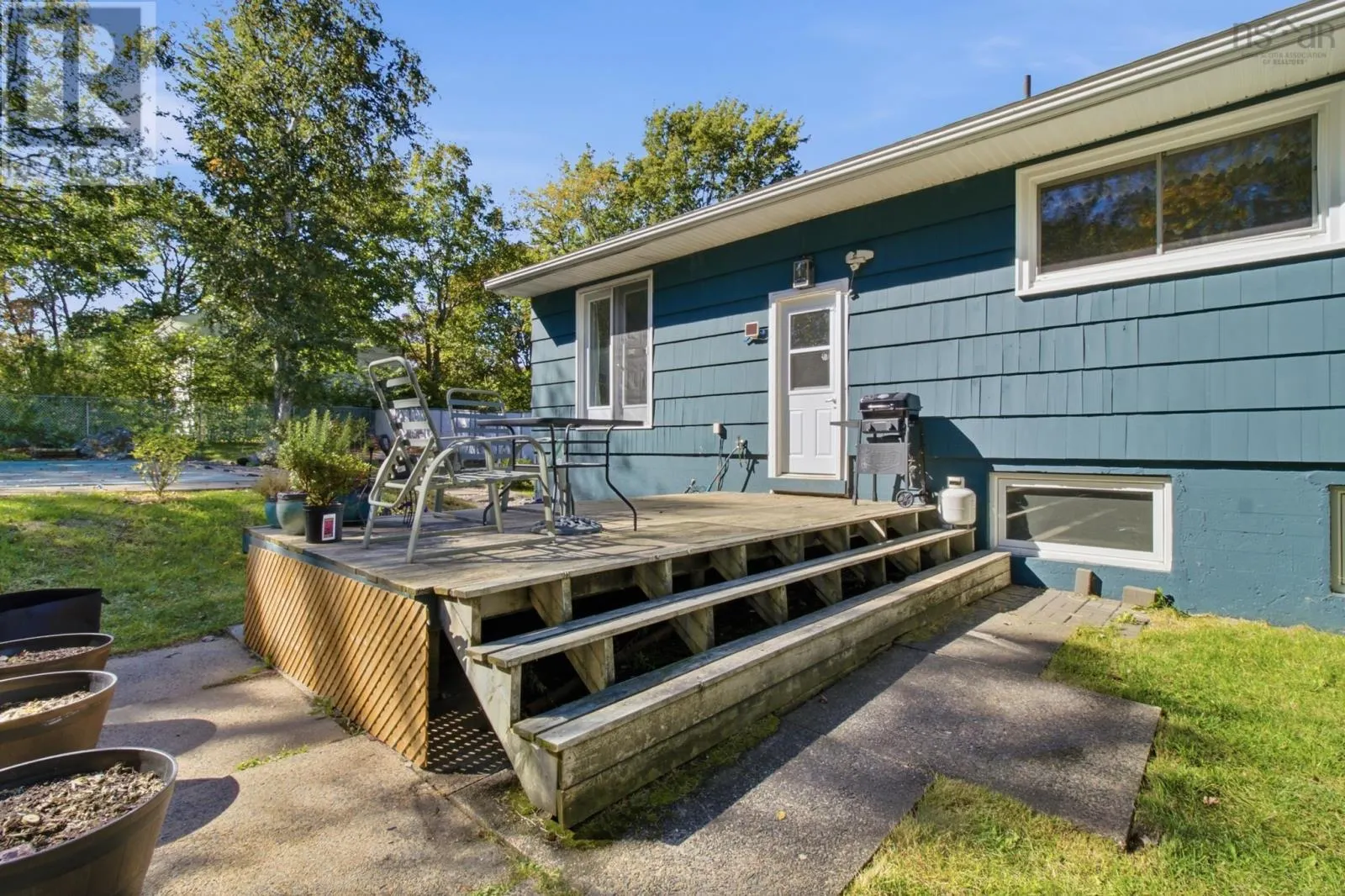 8 Edward Laurie Drive