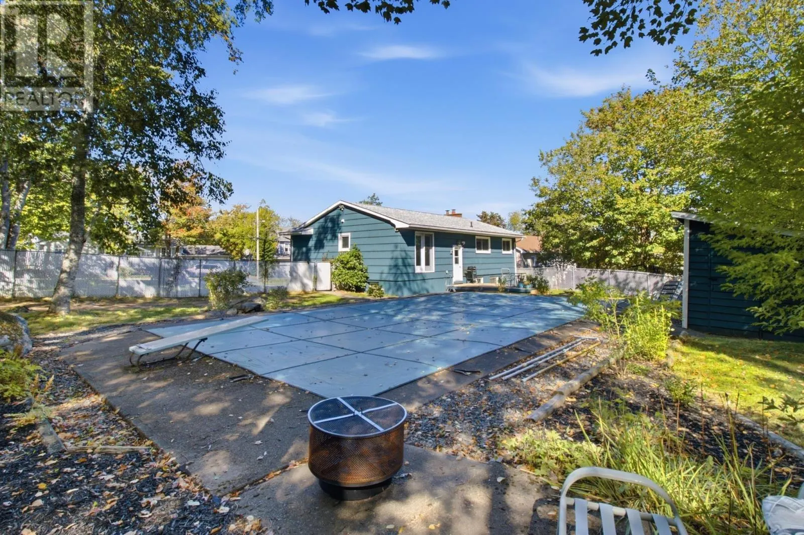 8 Edward Laurie Drive
