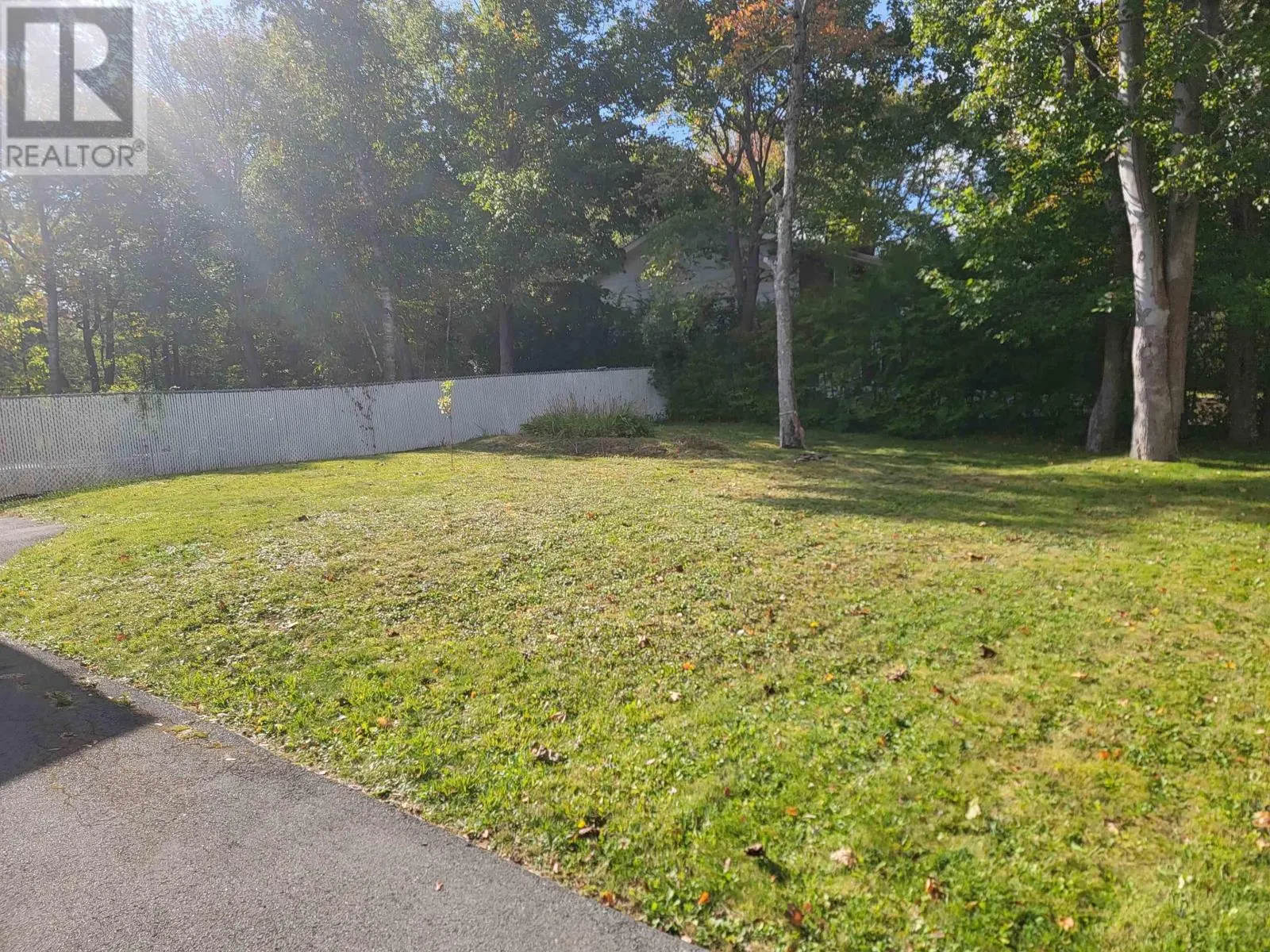 8 Edward Laurie Drive