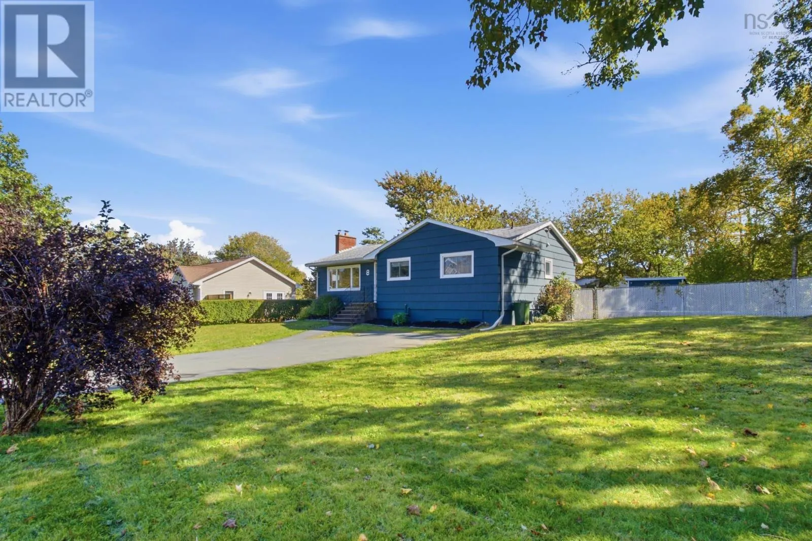 8 Edward Laurie Drive