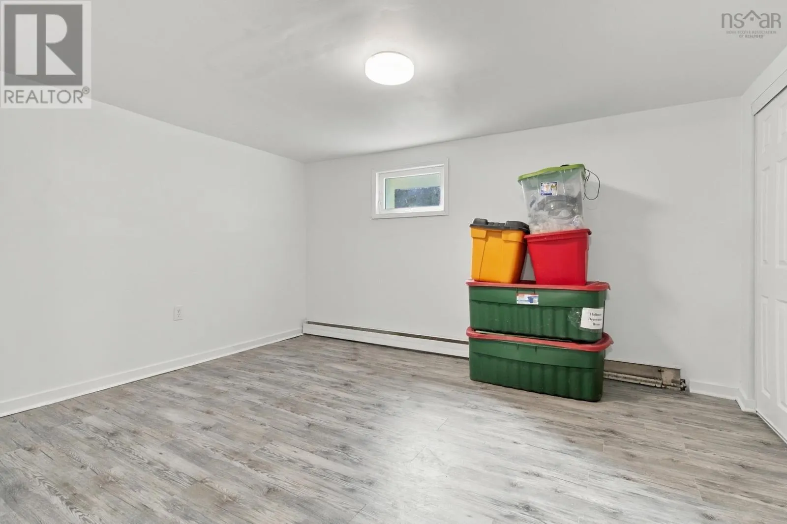 8 Edward Laurie Drive