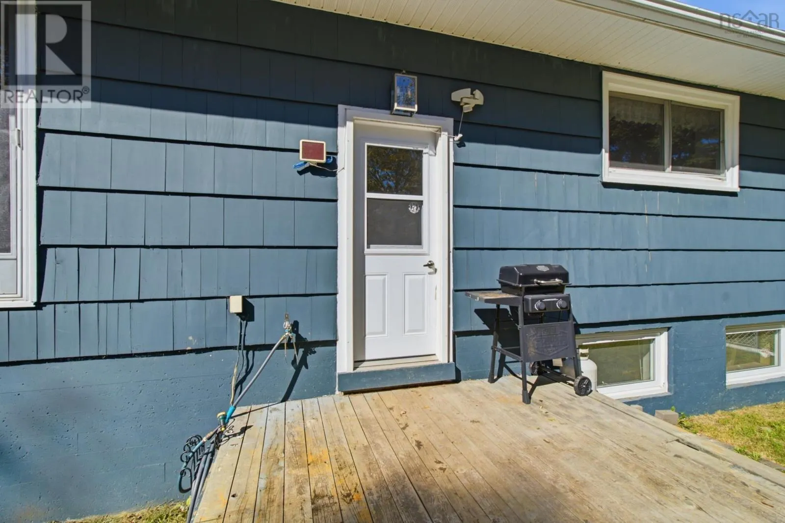 8 Edward Laurie Drive