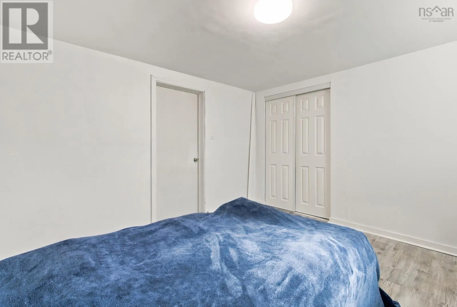 8 Edward Laurie Drive