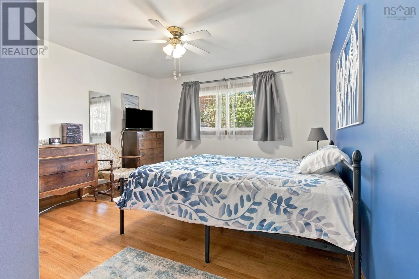 8 Edward Laurie Drive