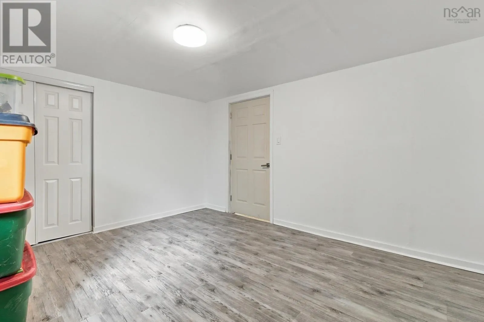 8 Edward Laurie Drive