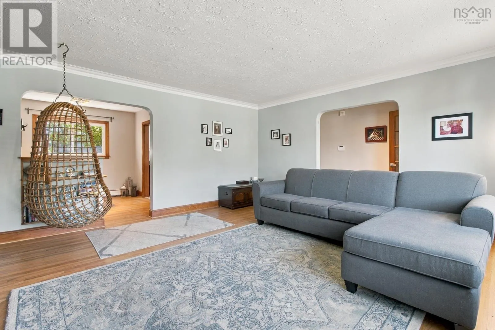 8 Edward Laurie Drive