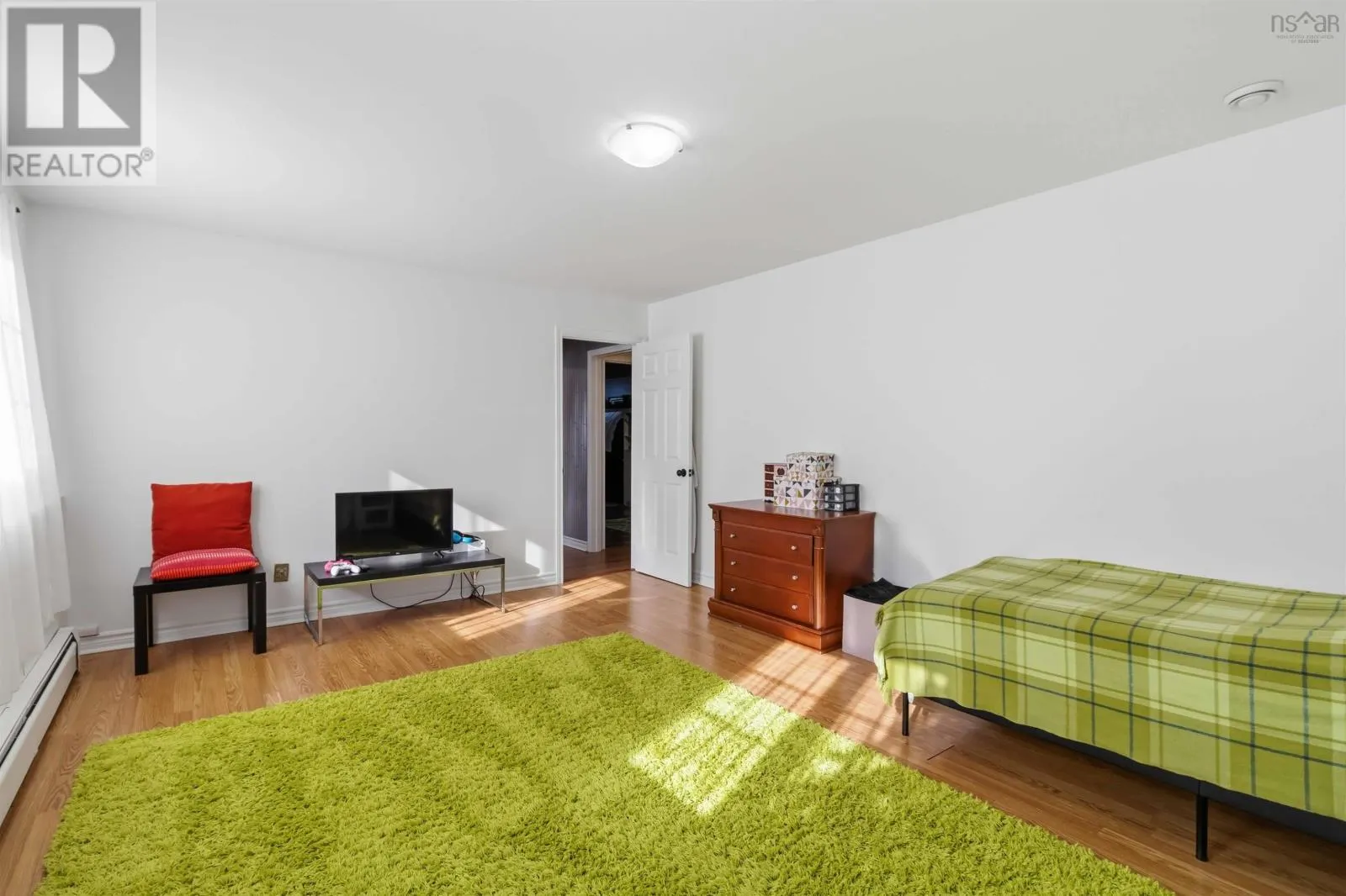 11 Riverview Crescent