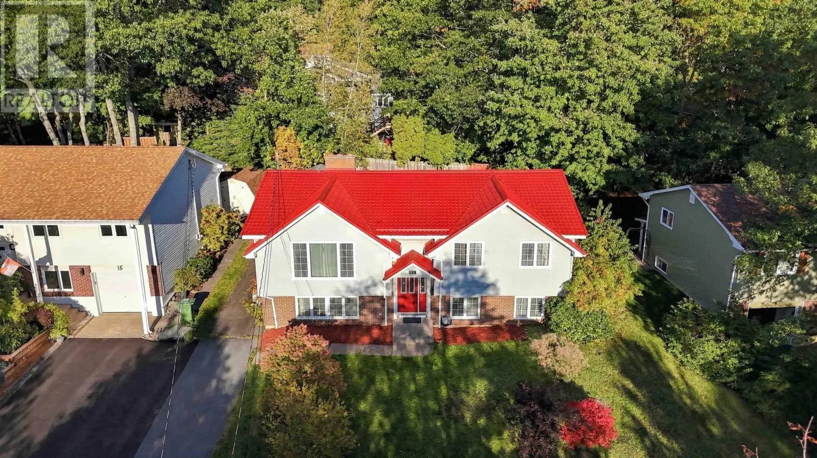 11 Riverview Crescent