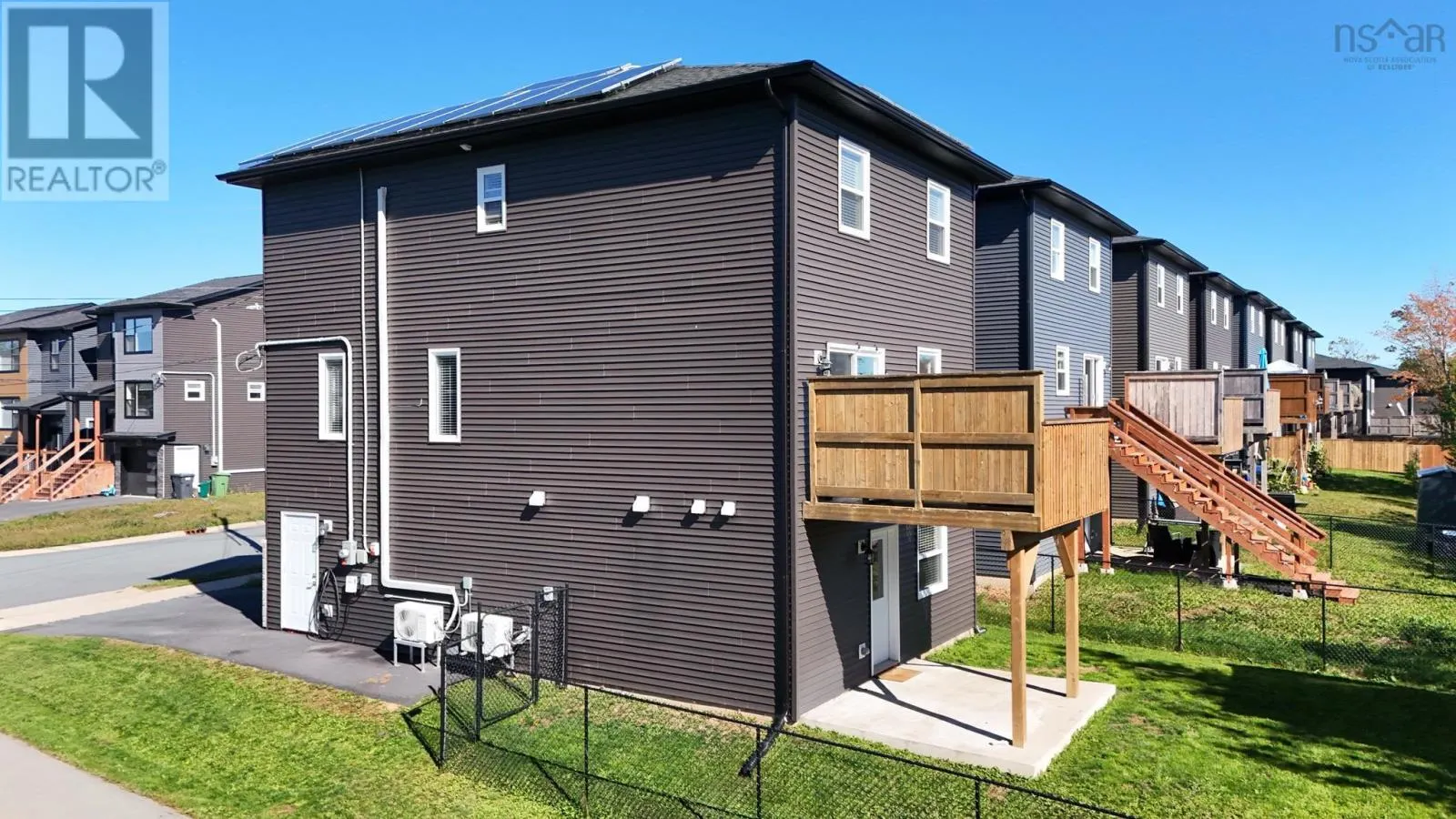 16 Sam Crescent