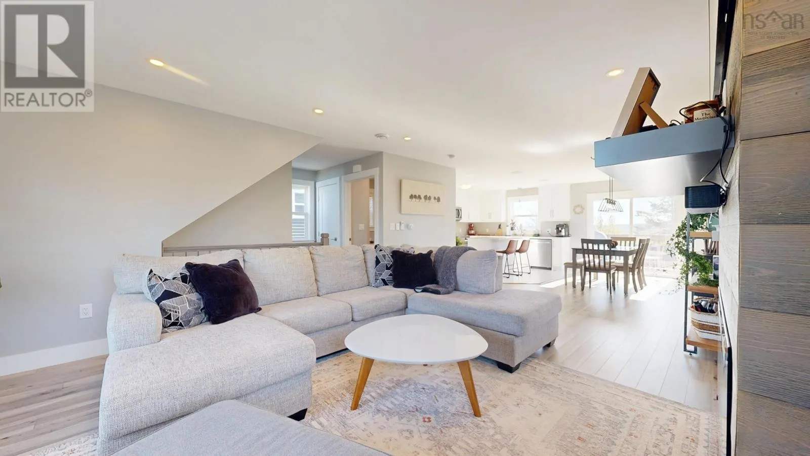 16 Sam Crescent