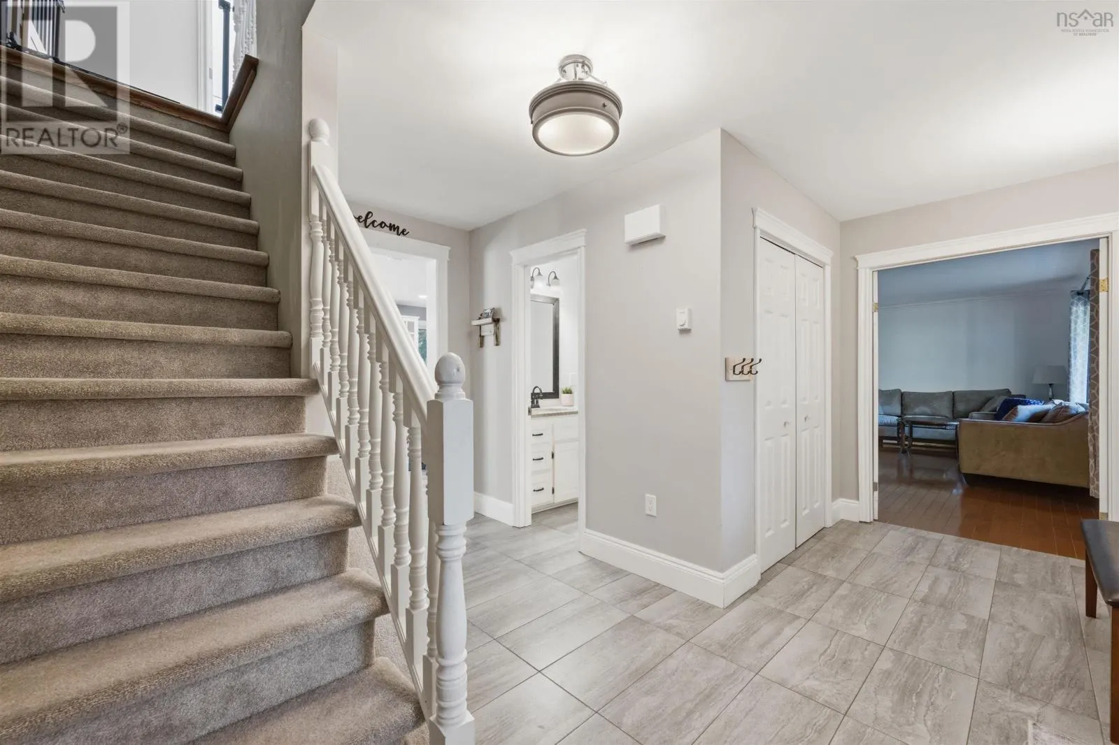 18 Sandstone ave