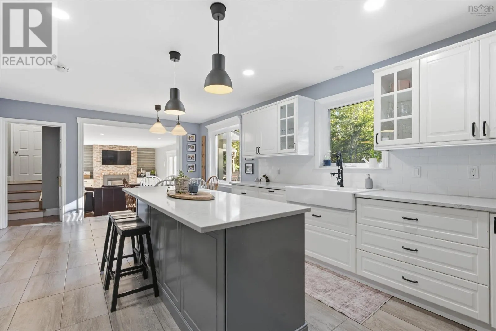 18 Sandstone ave