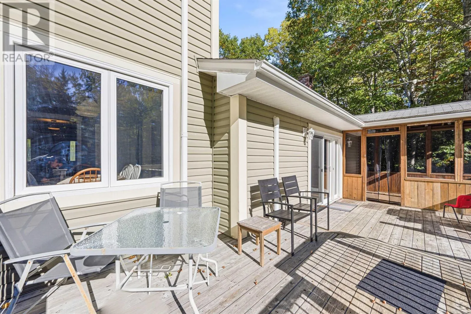 18 Sandstone ave