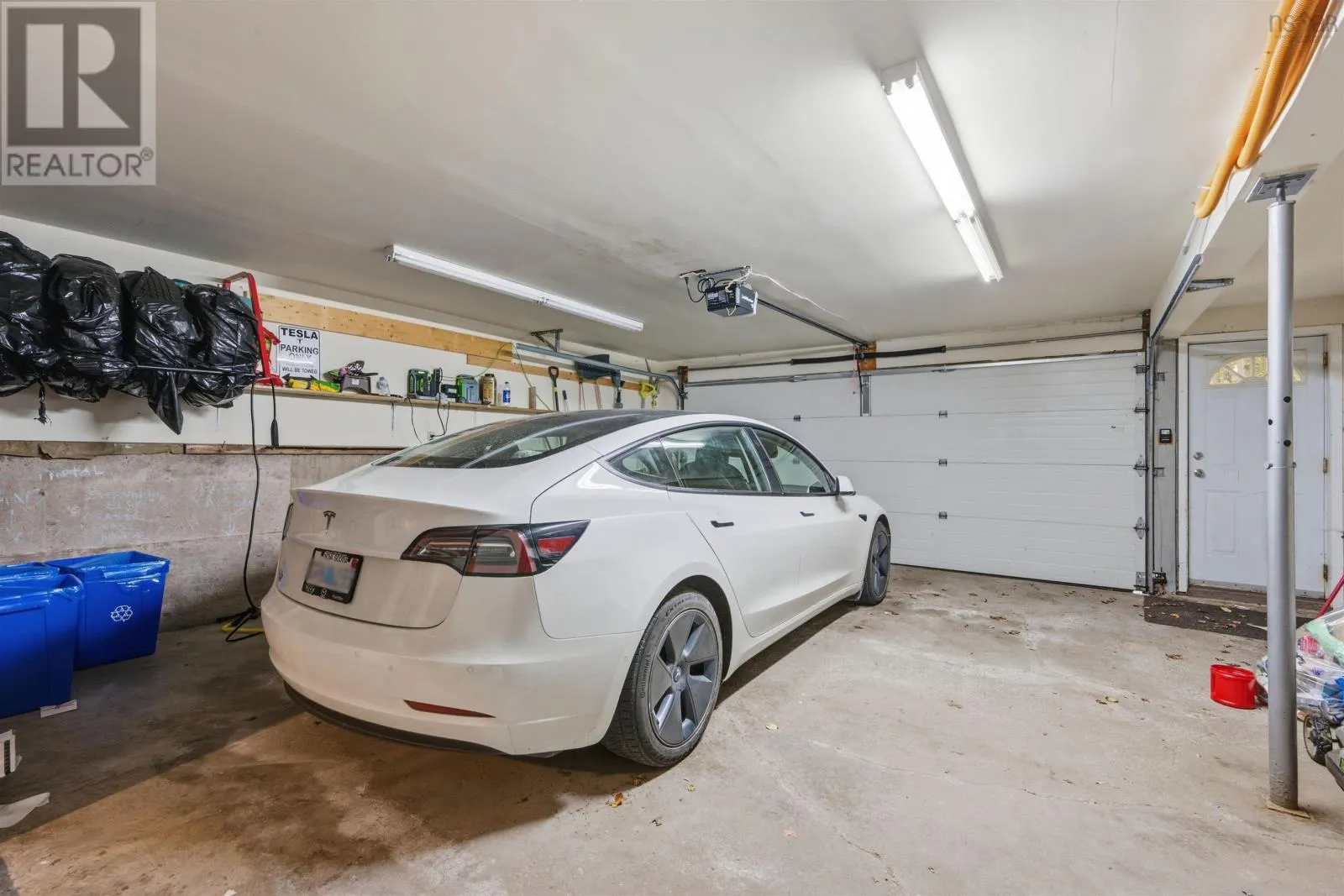18 Sandstone ave
