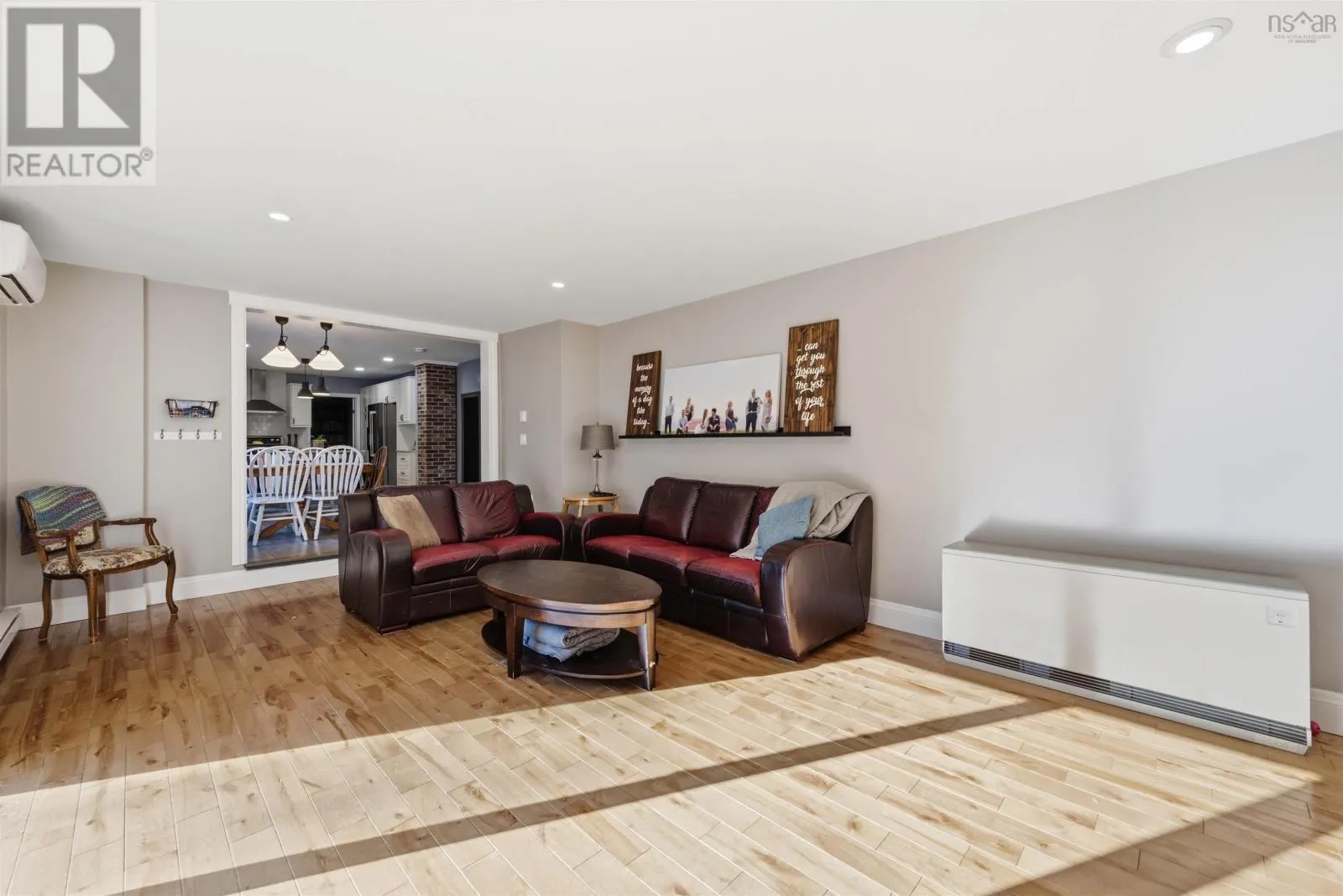 18 Sandstone ave