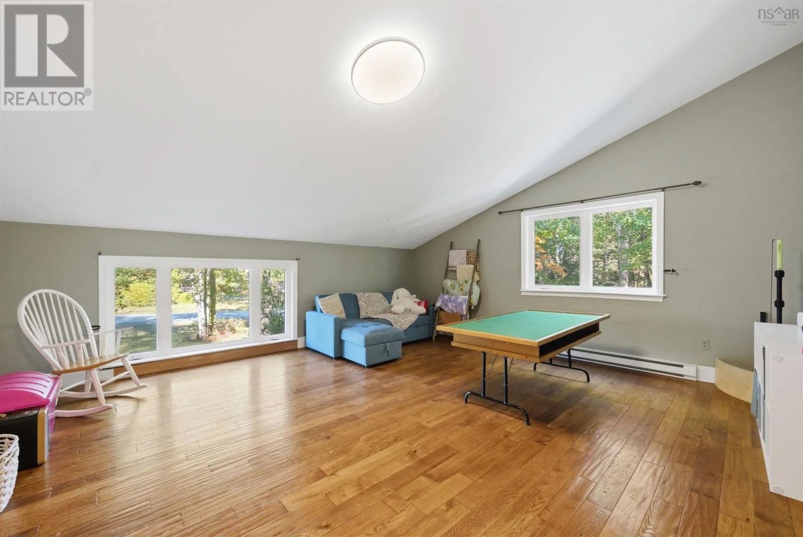 18 Sandstone ave