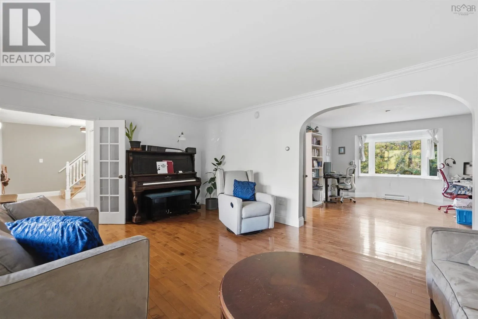 18 Sandstone ave