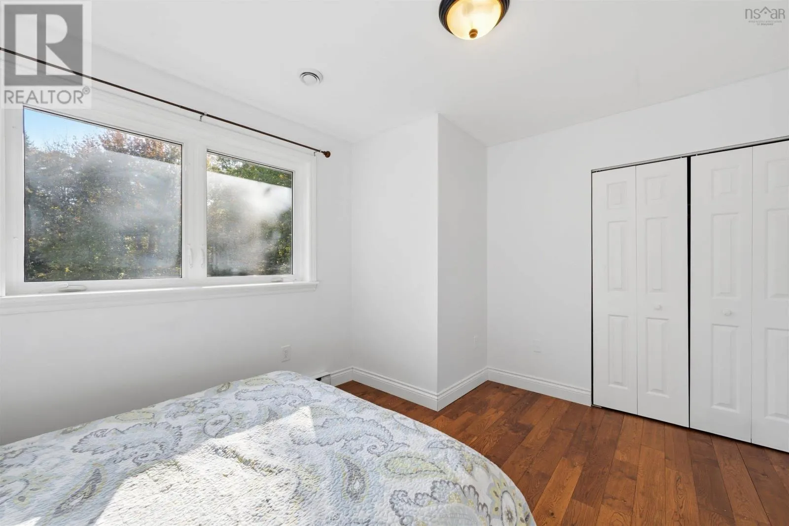 18 Sandstone ave