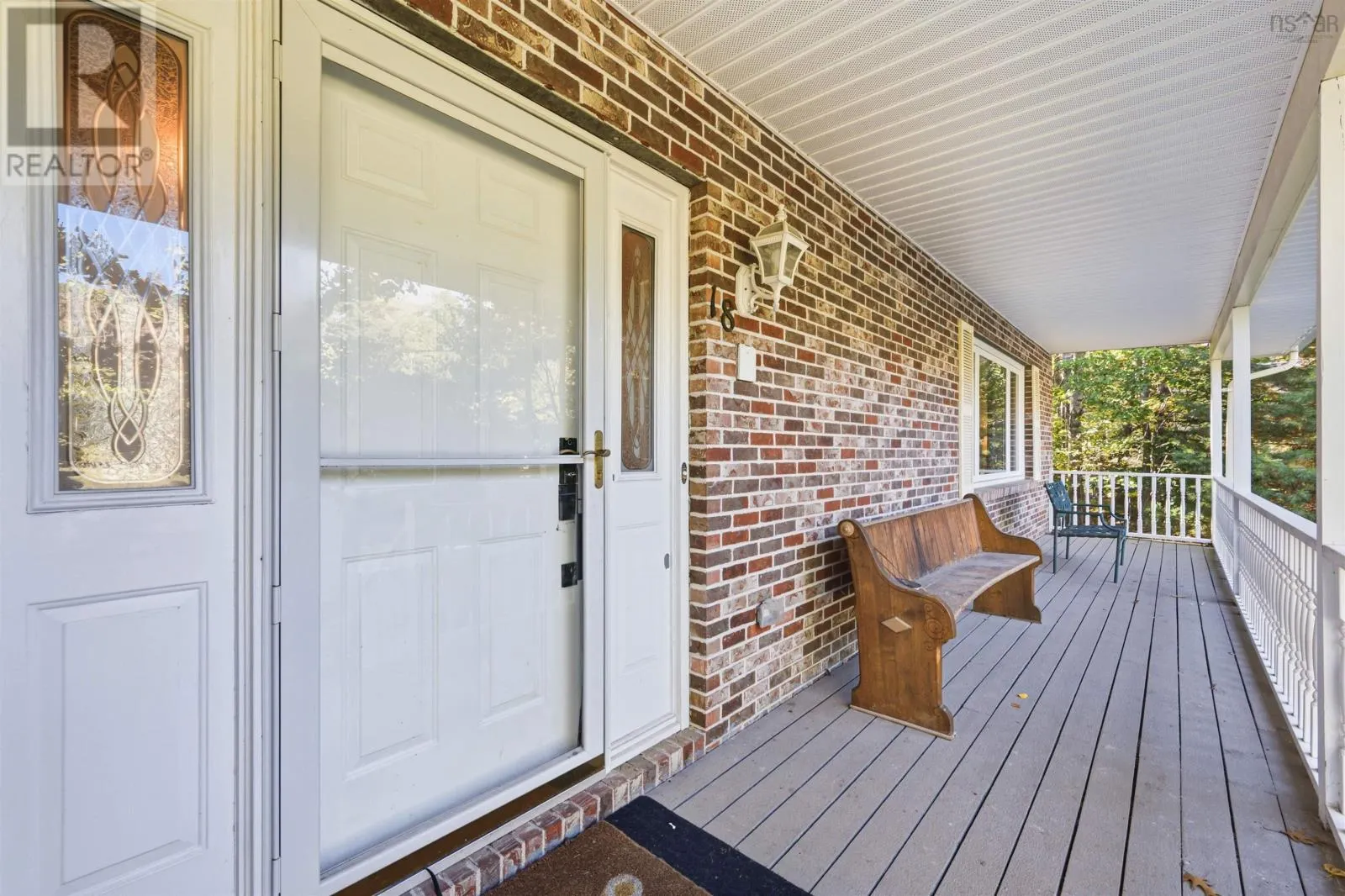 18 Sandstone ave