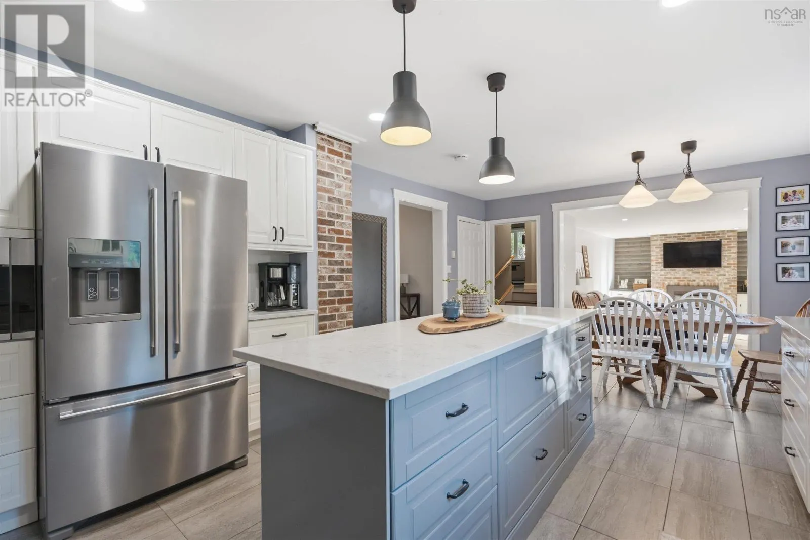 18 Sandstone ave