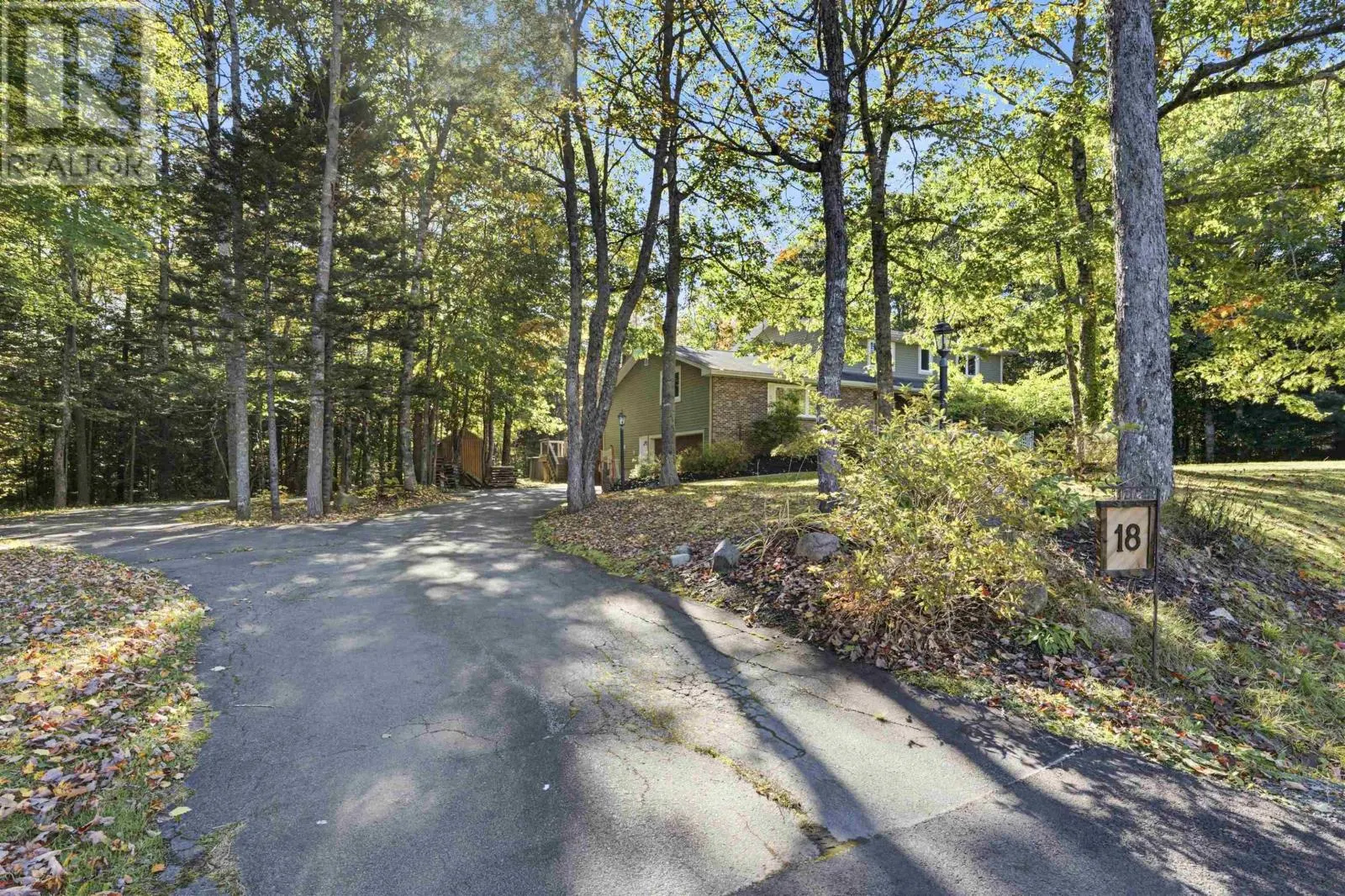 18 Sandstone ave