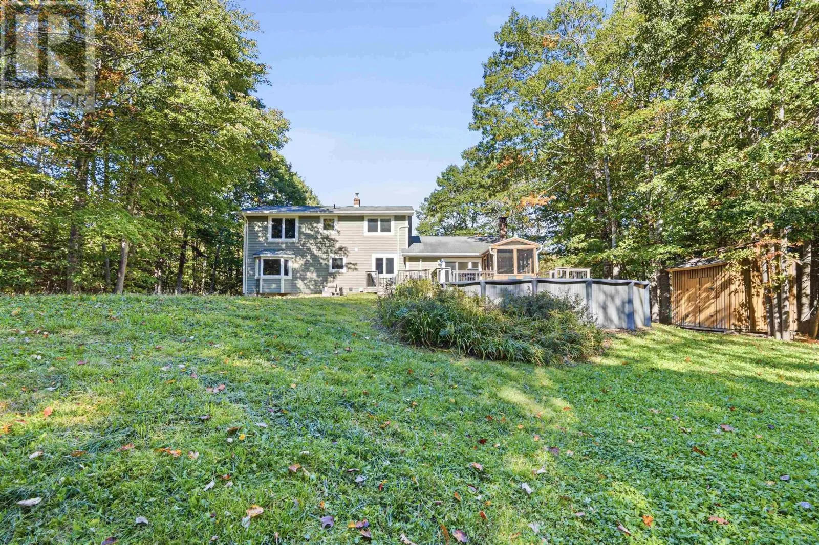 18 Sandstone ave