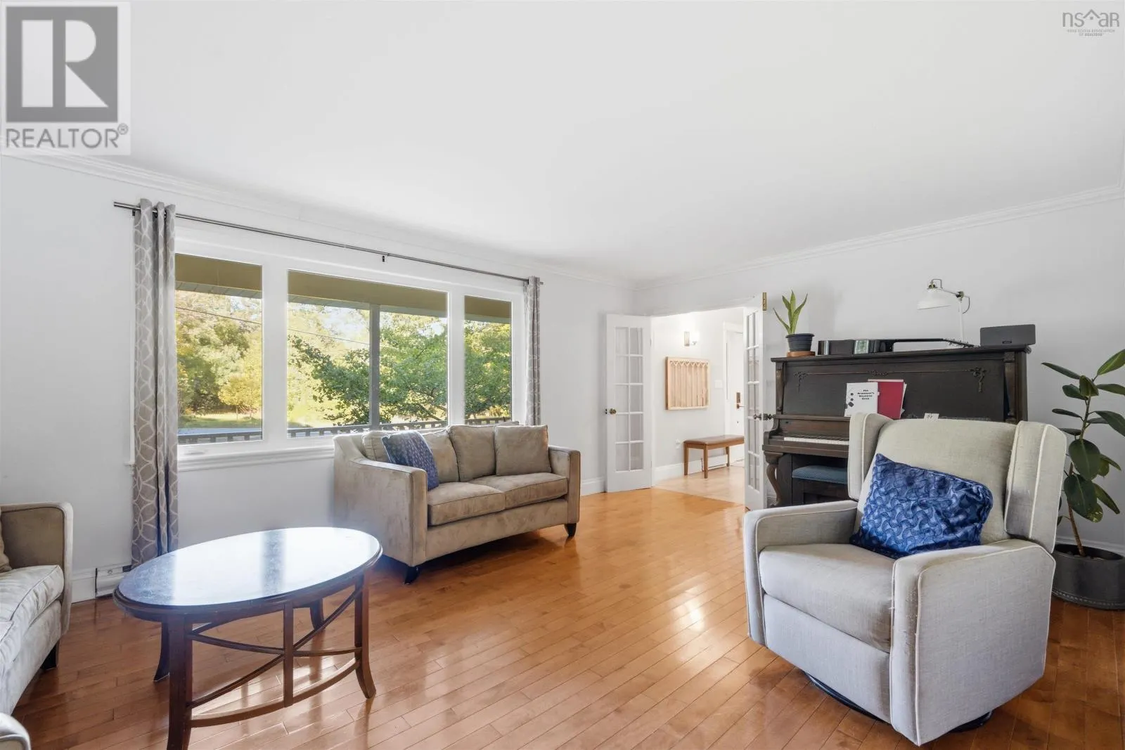 18 Sandstone ave