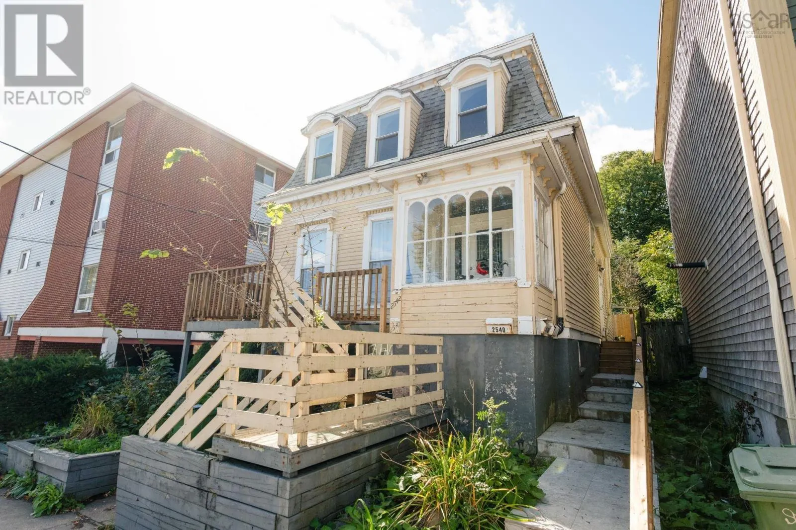 2542 Gottingen Street