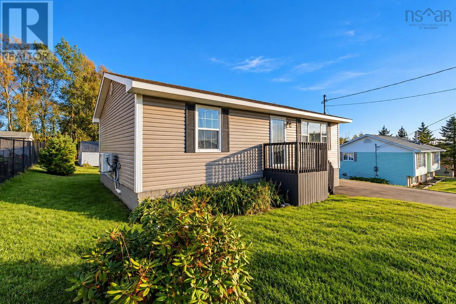 25 MacDonald Crescent