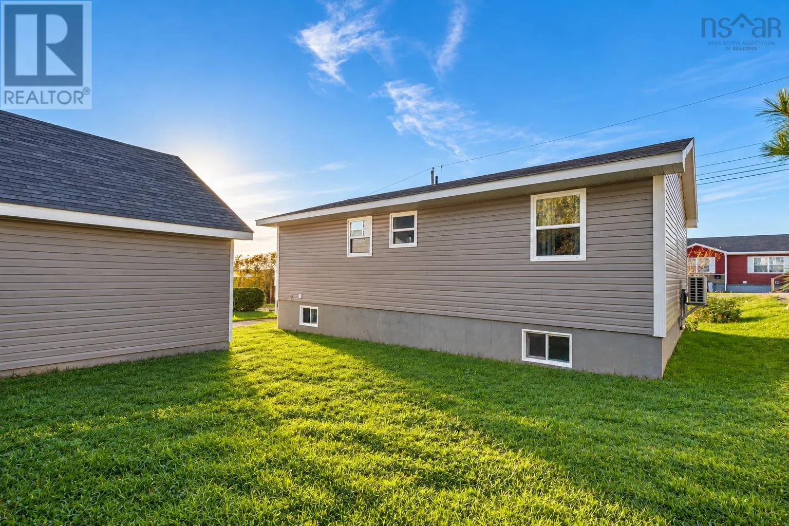 25 MacDonald Crescent