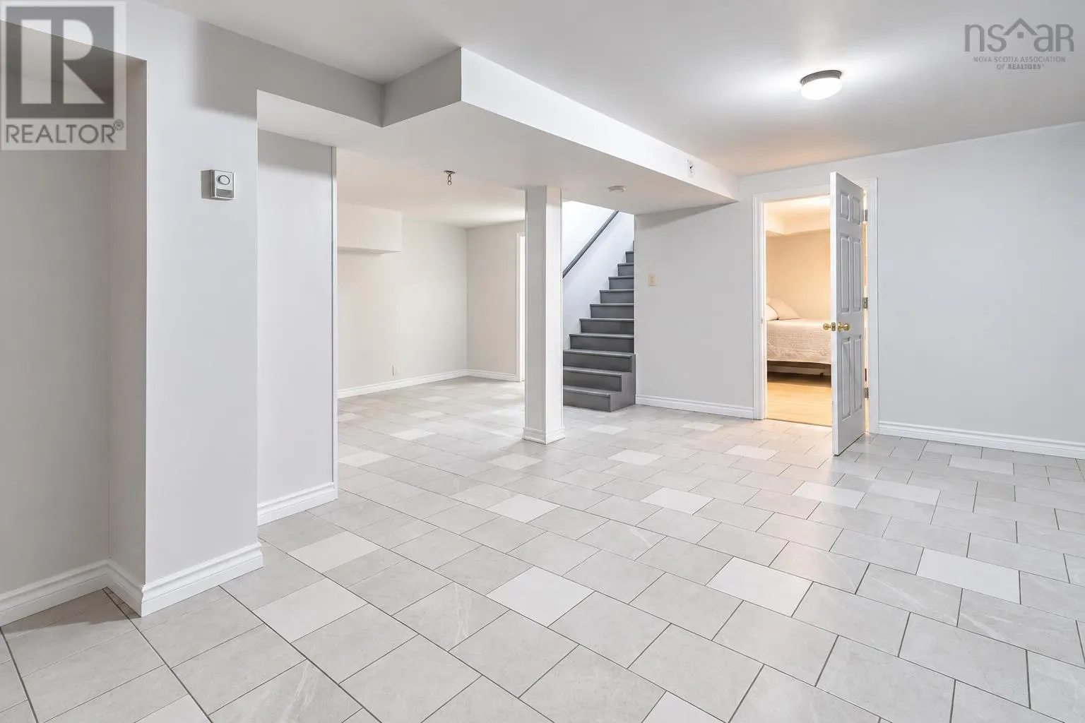 25 MacDonald Crescent