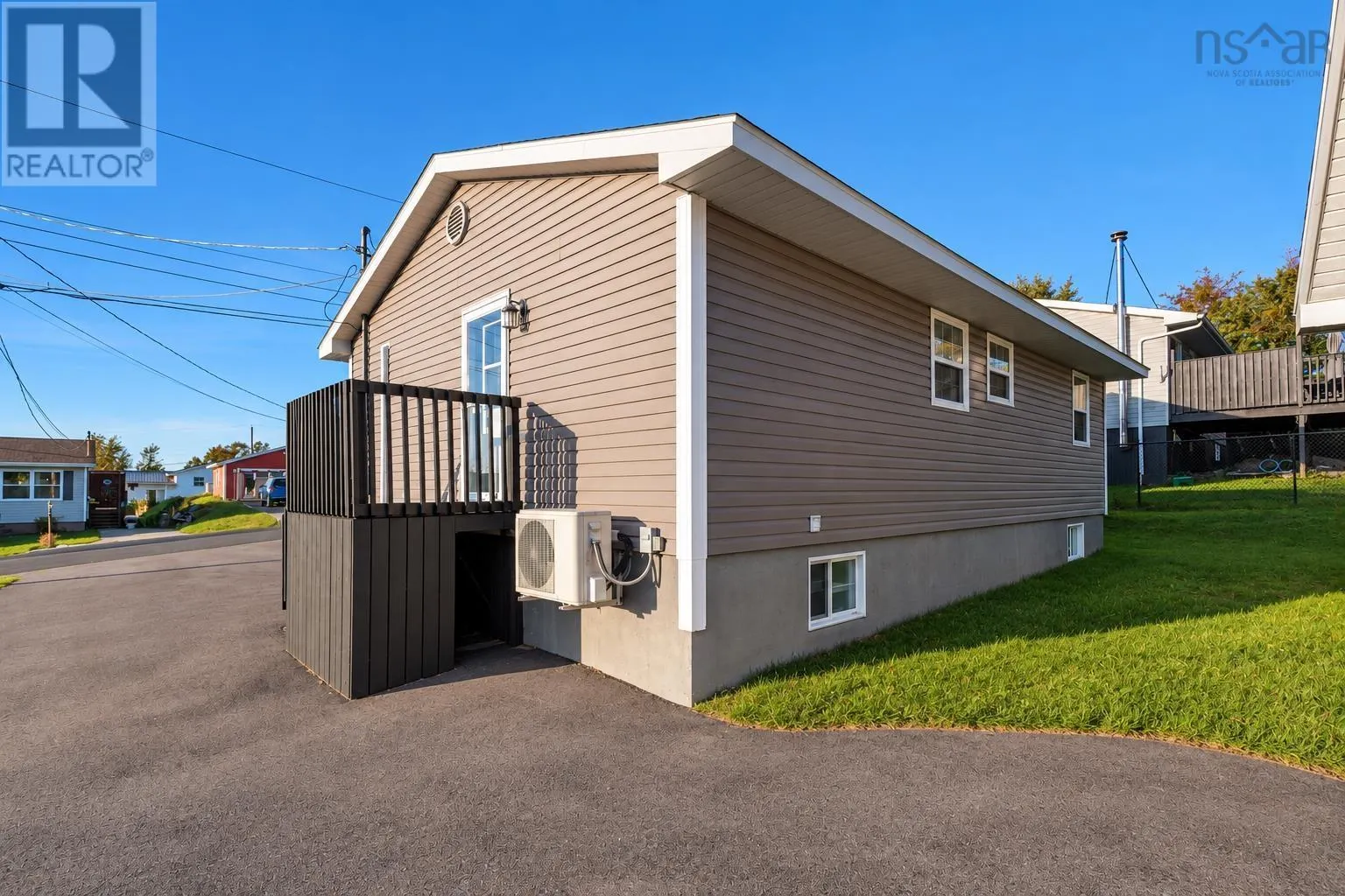 25 MacDonald Crescent