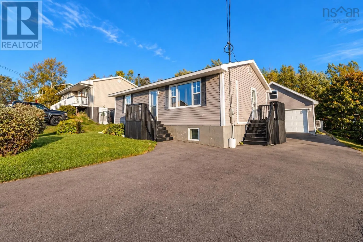 25 MacDonald Crescent