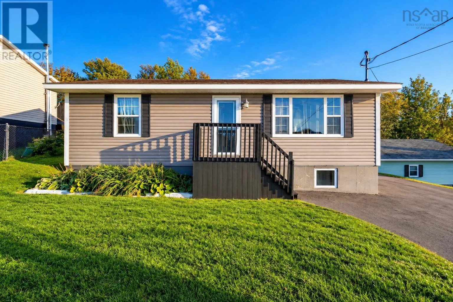 25 MacDonald Crescent