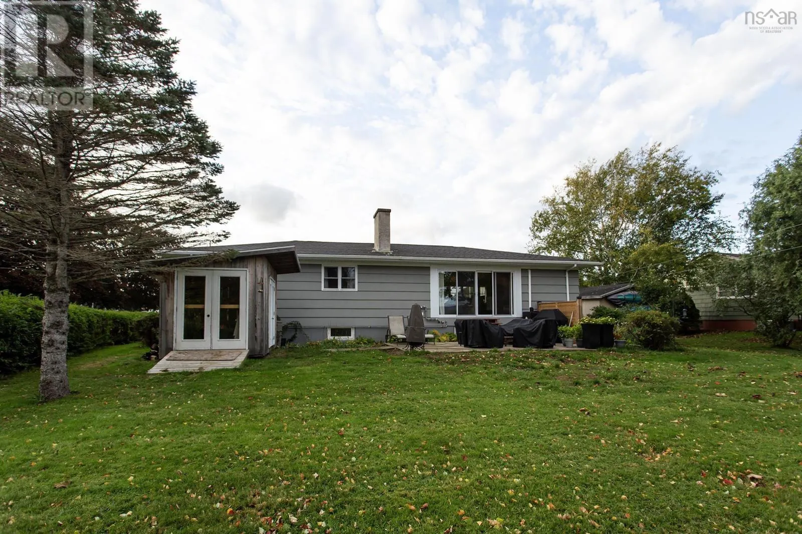 9658 Highway 10