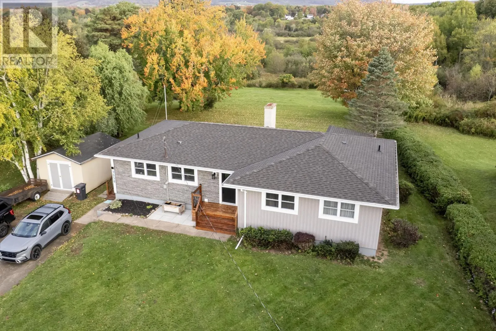 9658 Highway 10