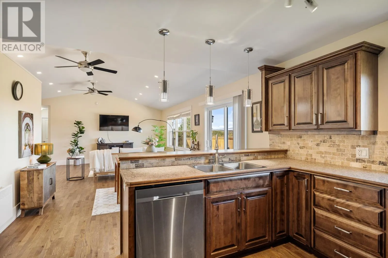 15 Kenwood Circle