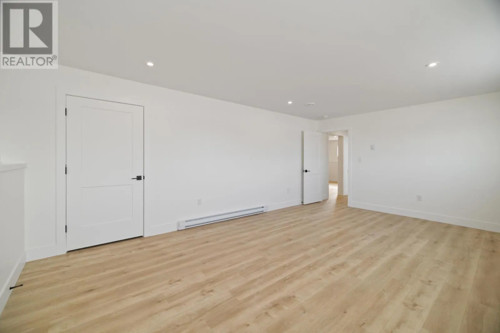 24-8 Donagh Road