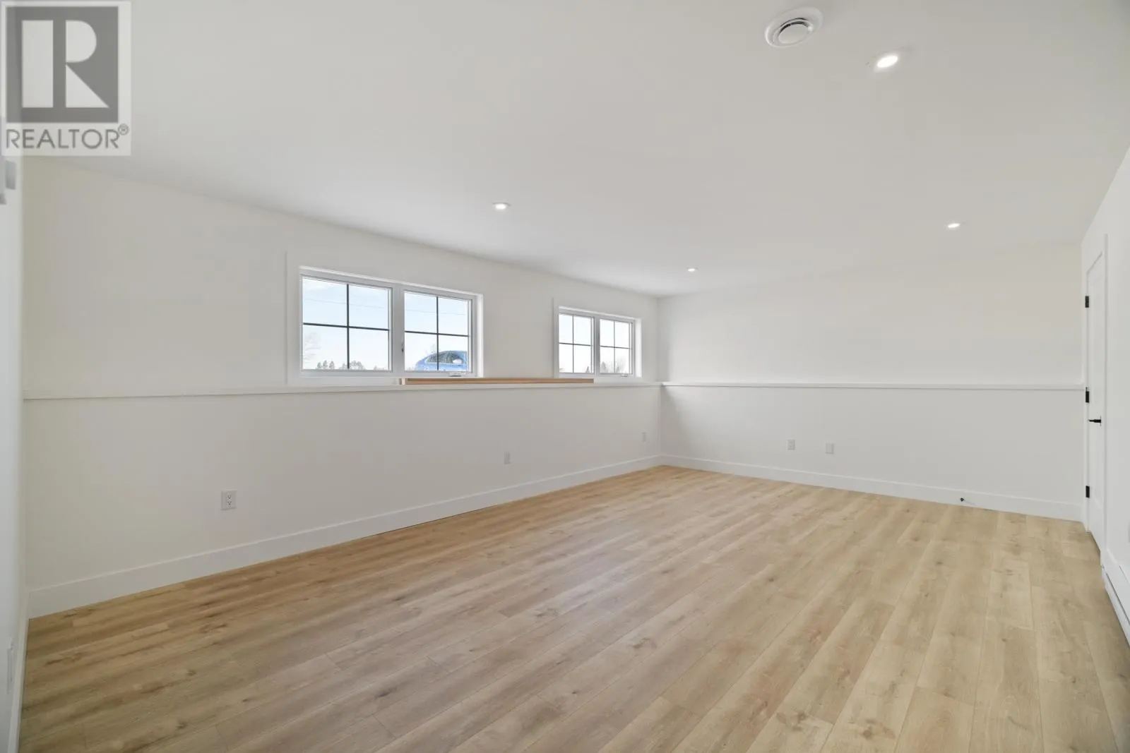 24-8 Donagh Road