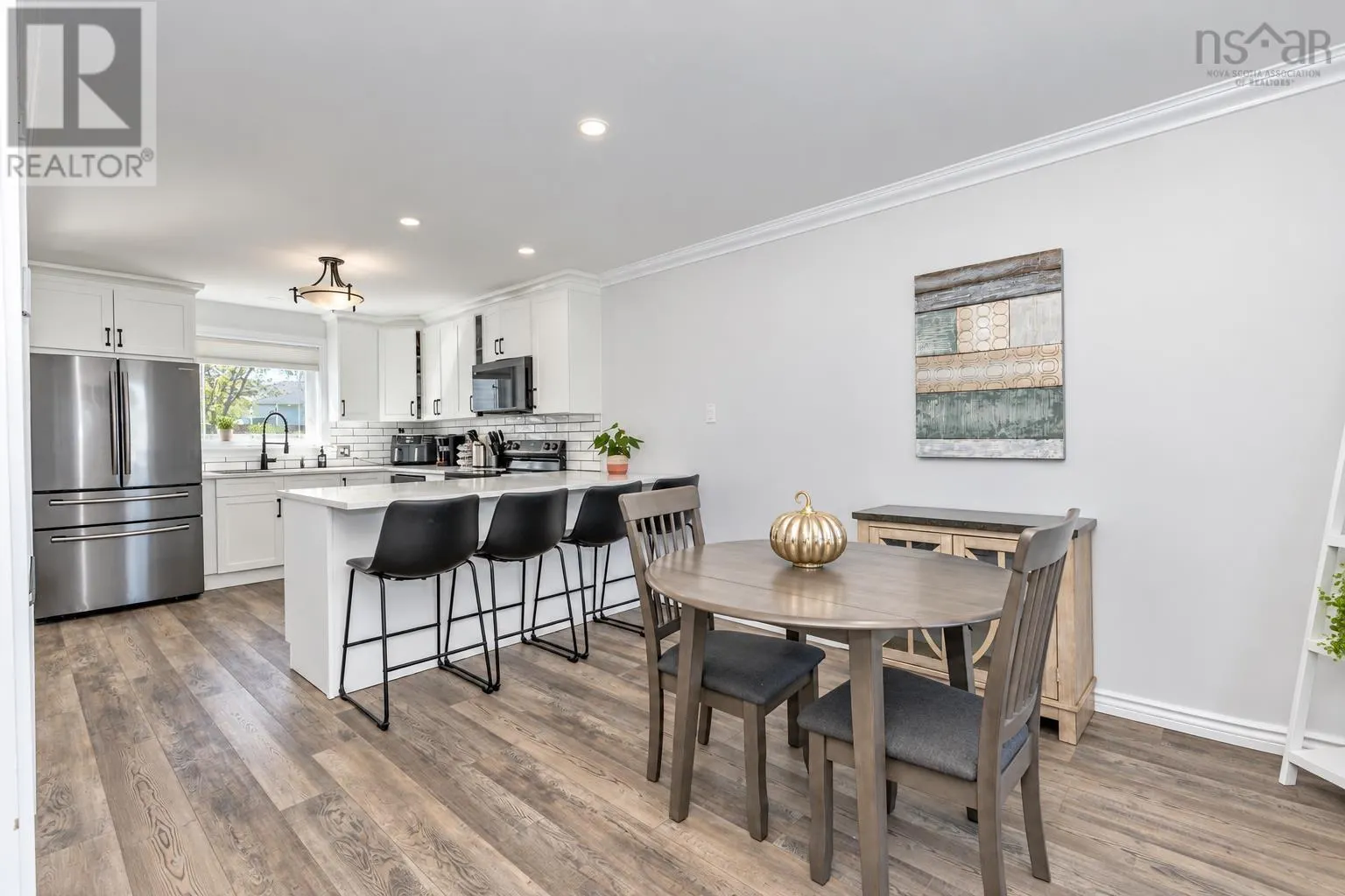 10 Melissa Crescent