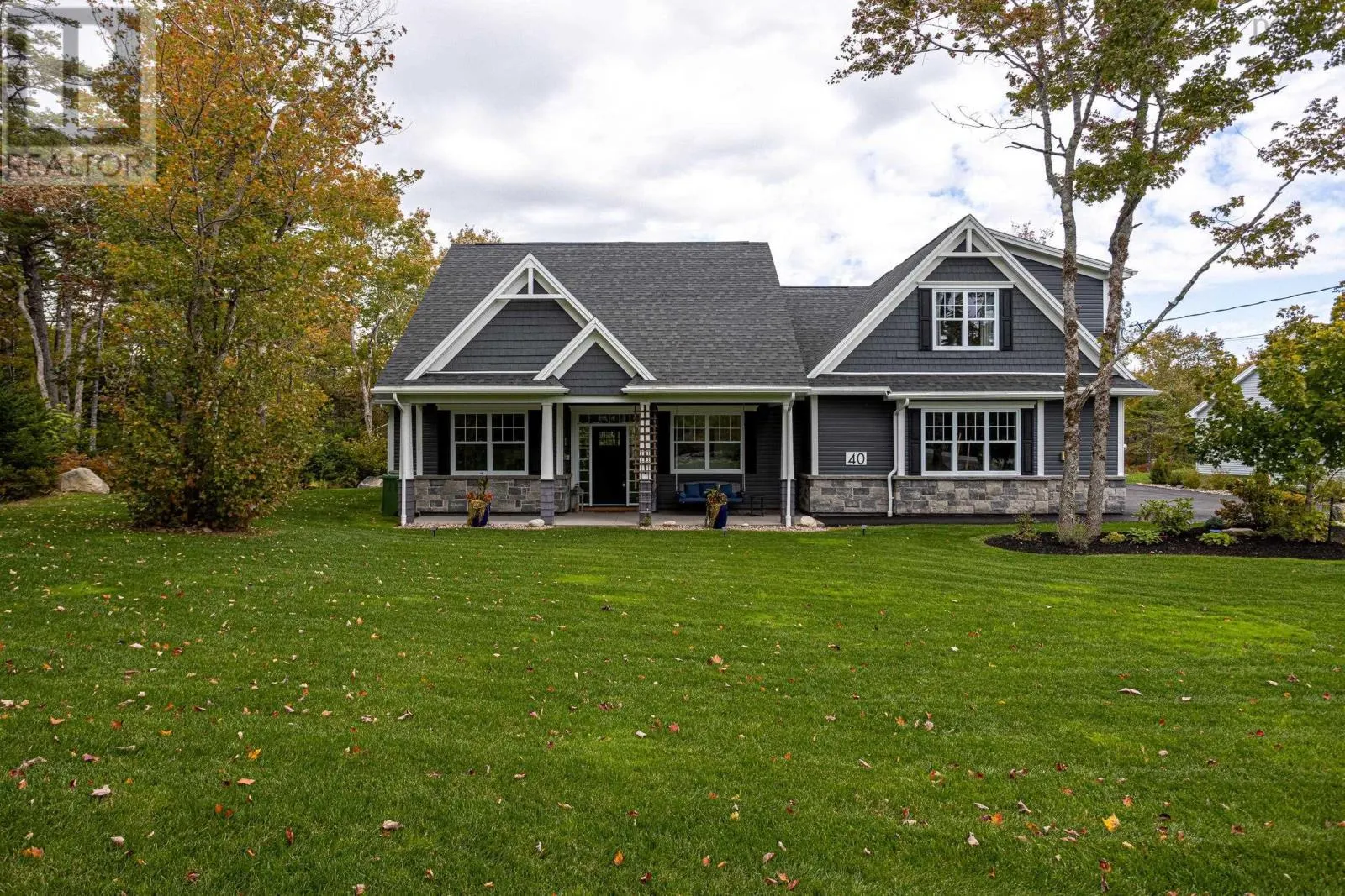 40 Duckcove Court