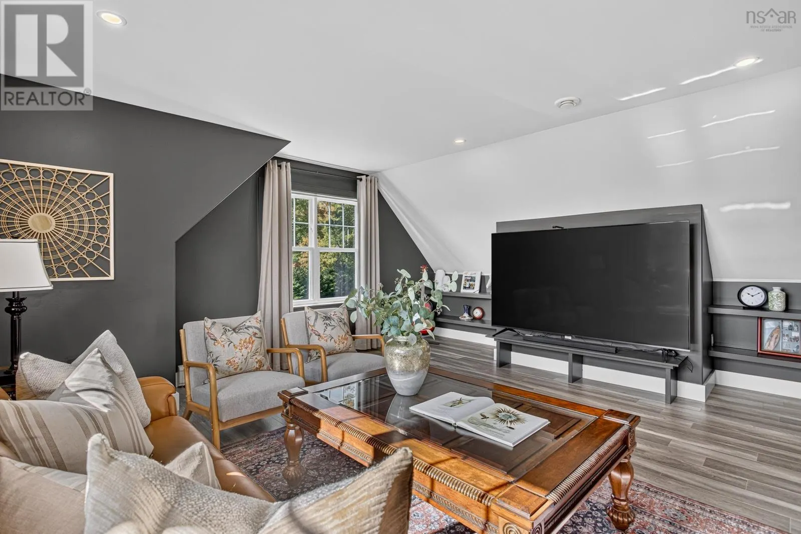 40 Duckcove Court
