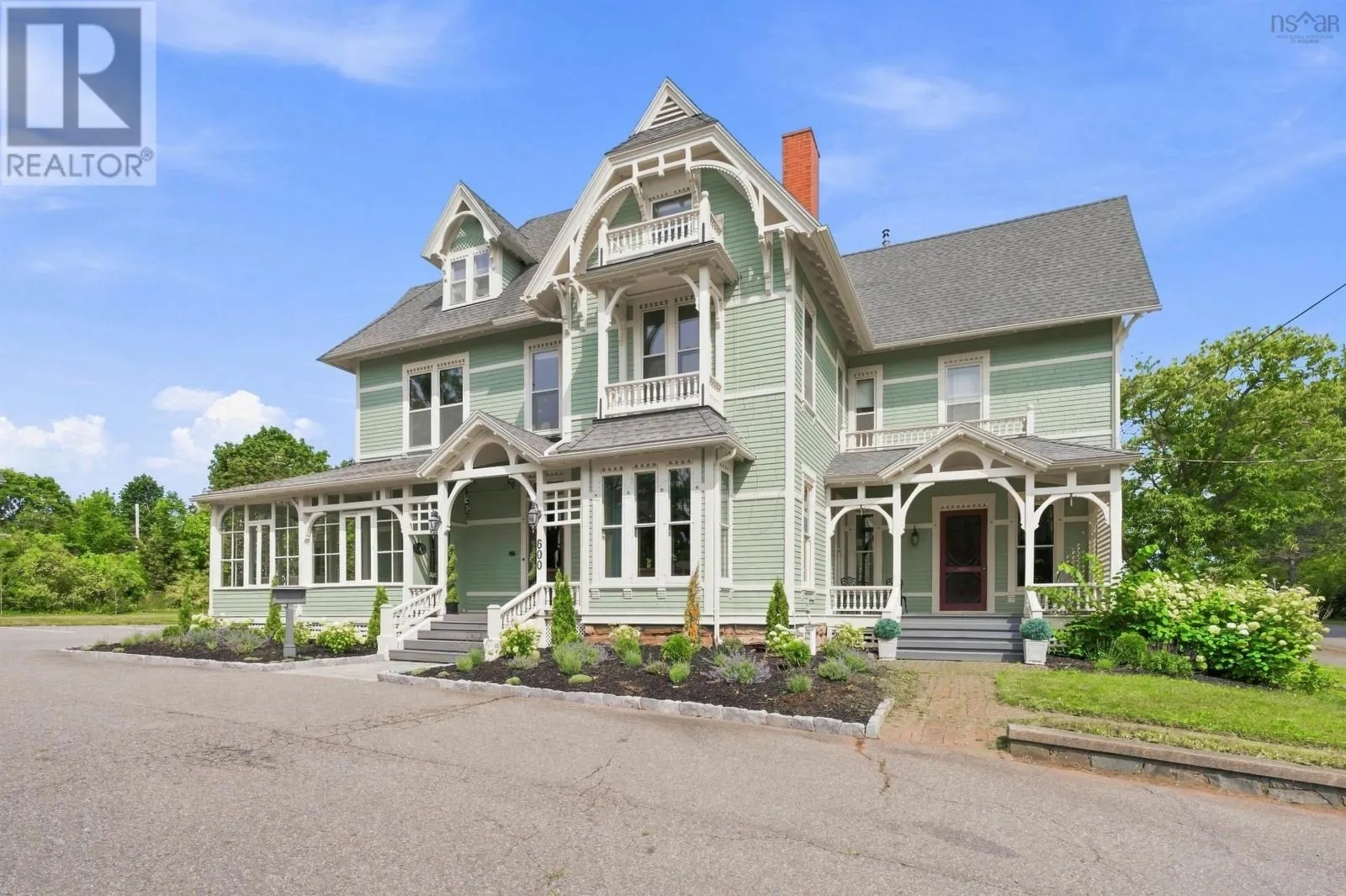 600 Main Street