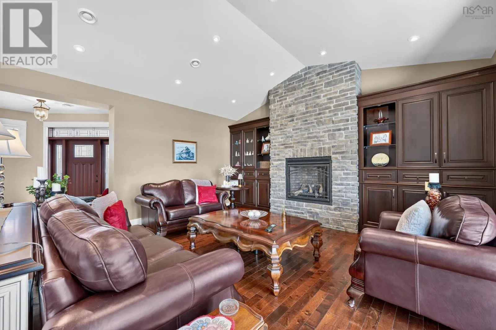 18 Clipper Court
