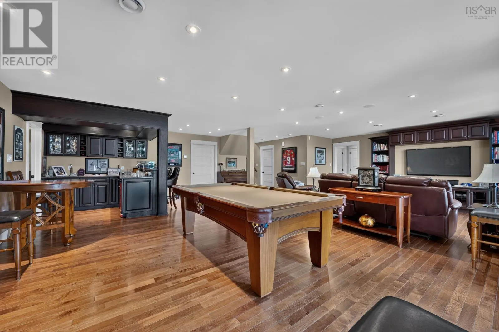 18 Clipper Court