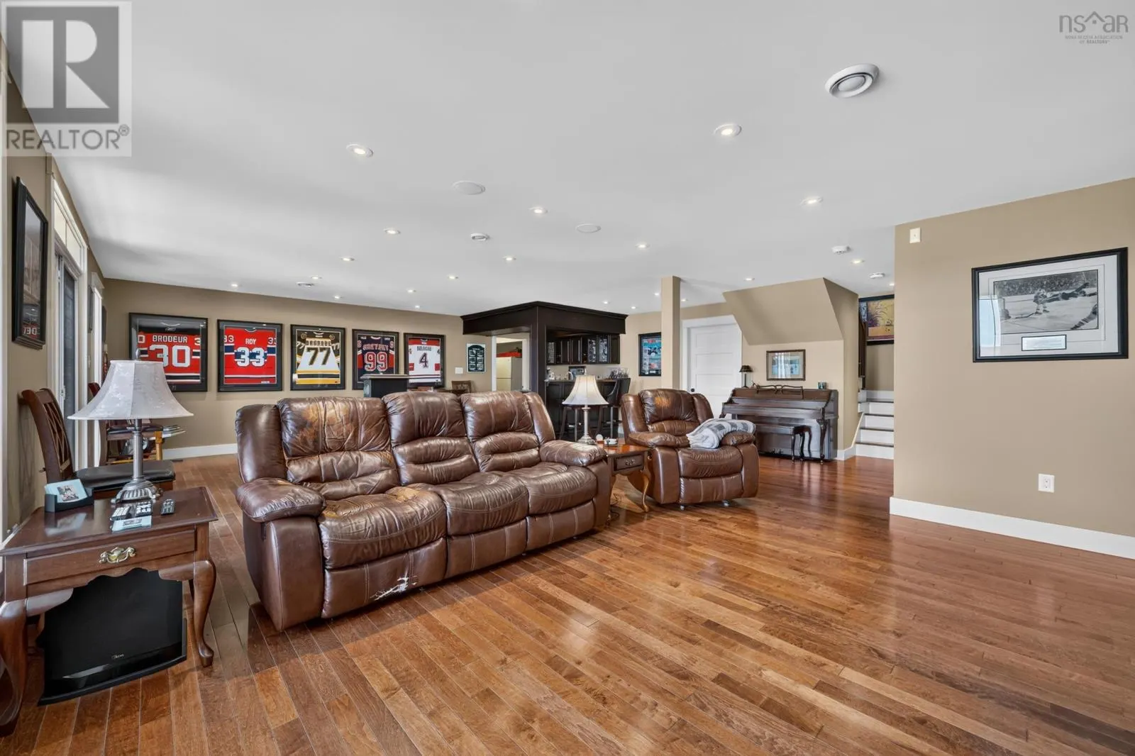18 Clipper Court