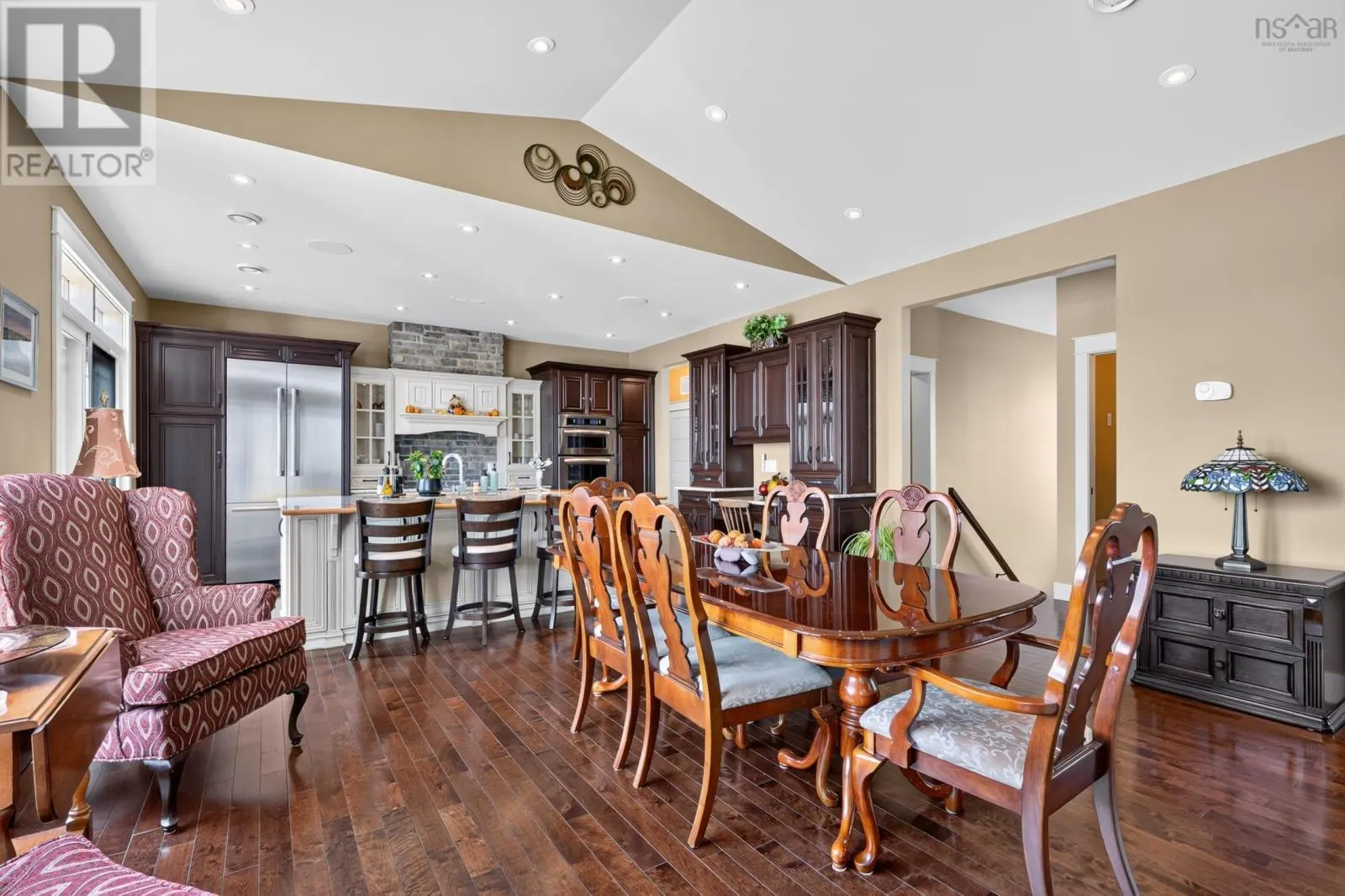 18 Clipper Court