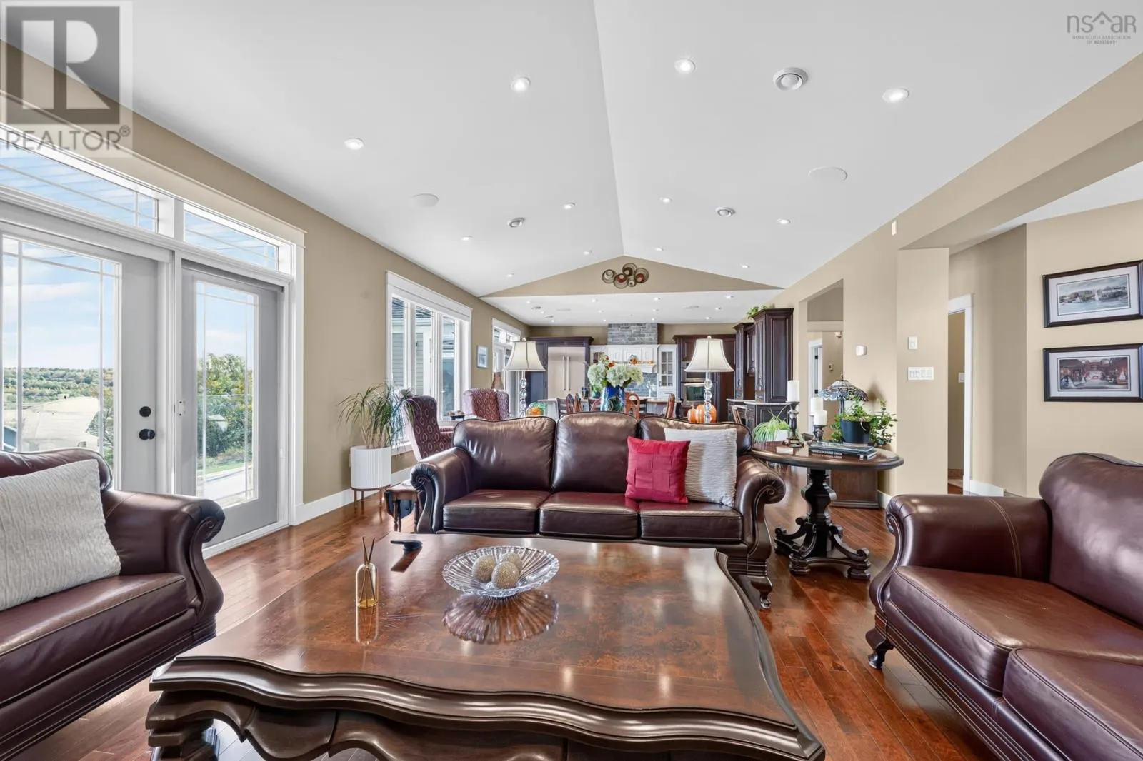 18 Clipper Court