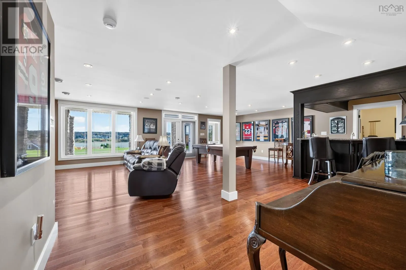 18 Clipper Court