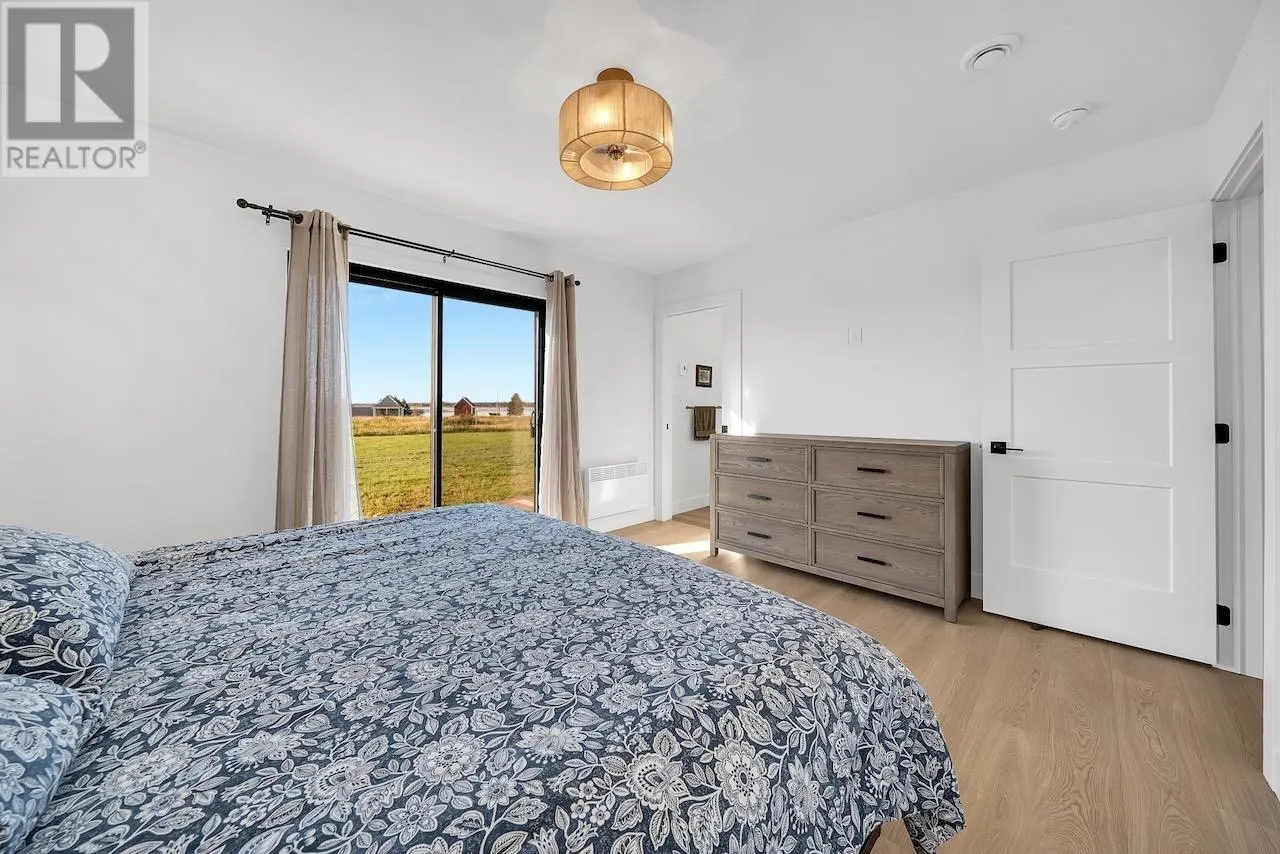 64 DINGWELL Road